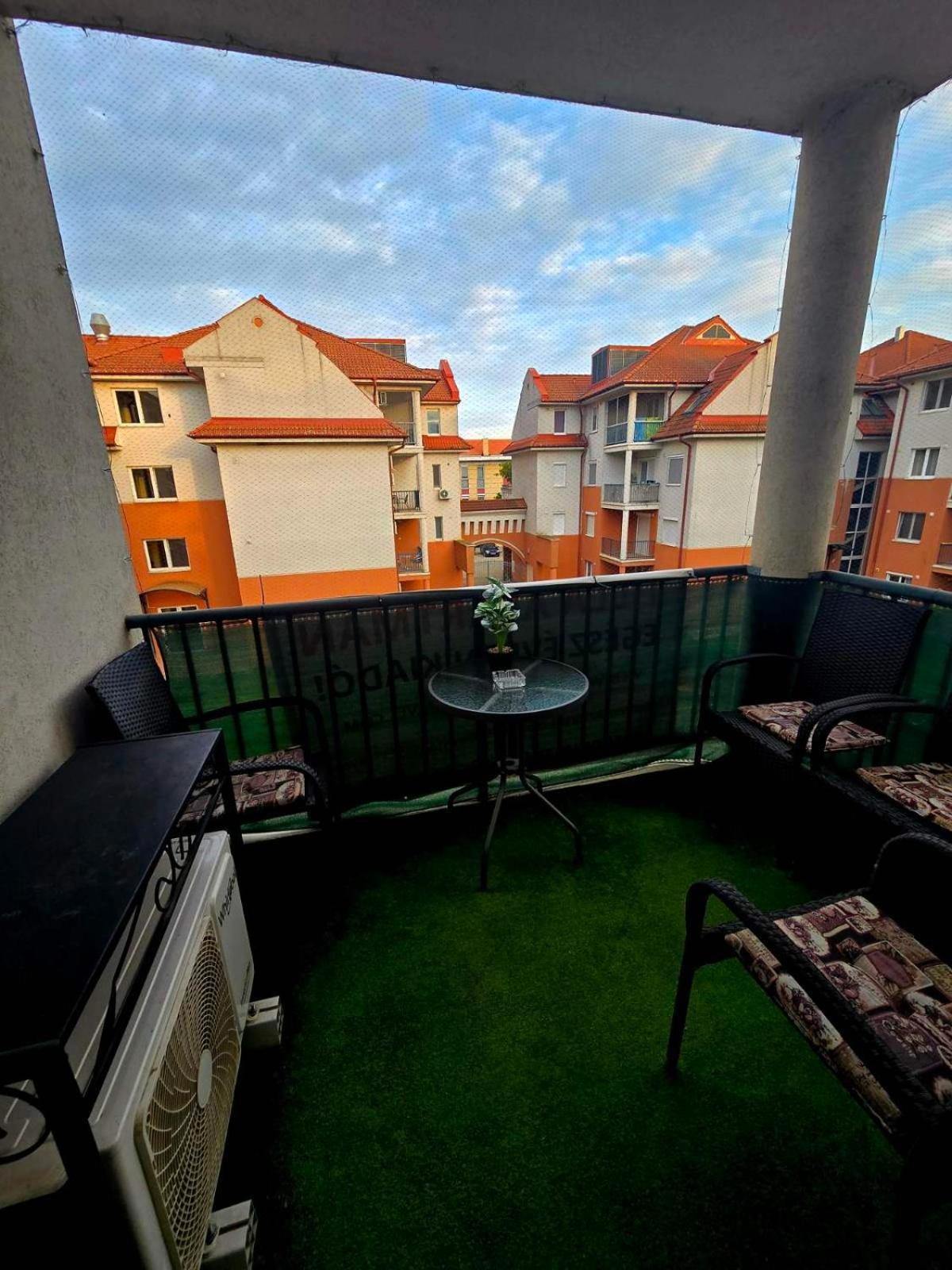 Tilla Apartman Hajduszoboszlo Ngoại thất bức ảnh